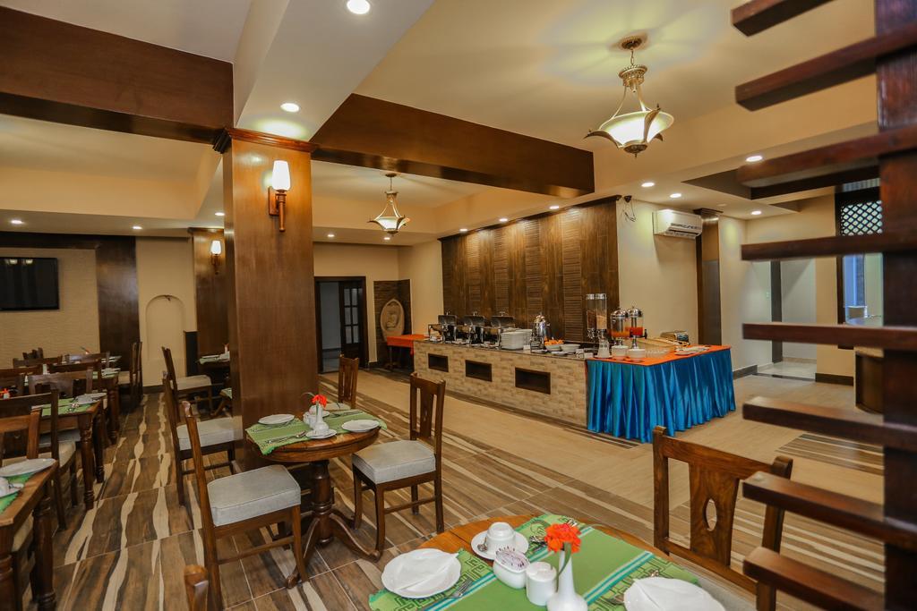 Da Yatra Courtyard Hotel Pokhara Zewnętrze zdjęcie