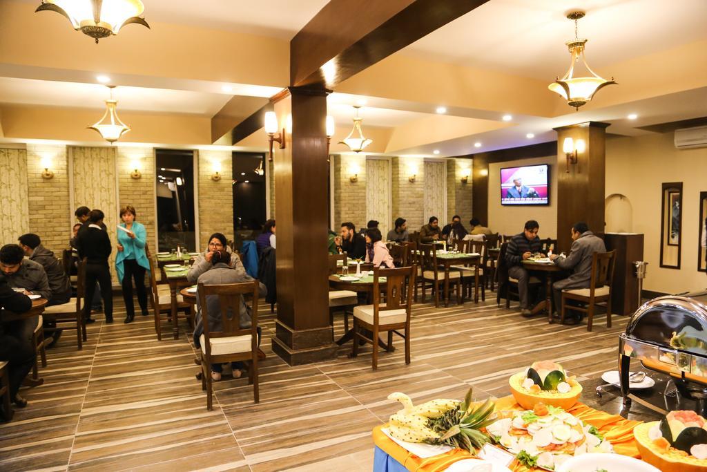 Da Yatra Courtyard Hotel Pokhara Zewnętrze zdjęcie