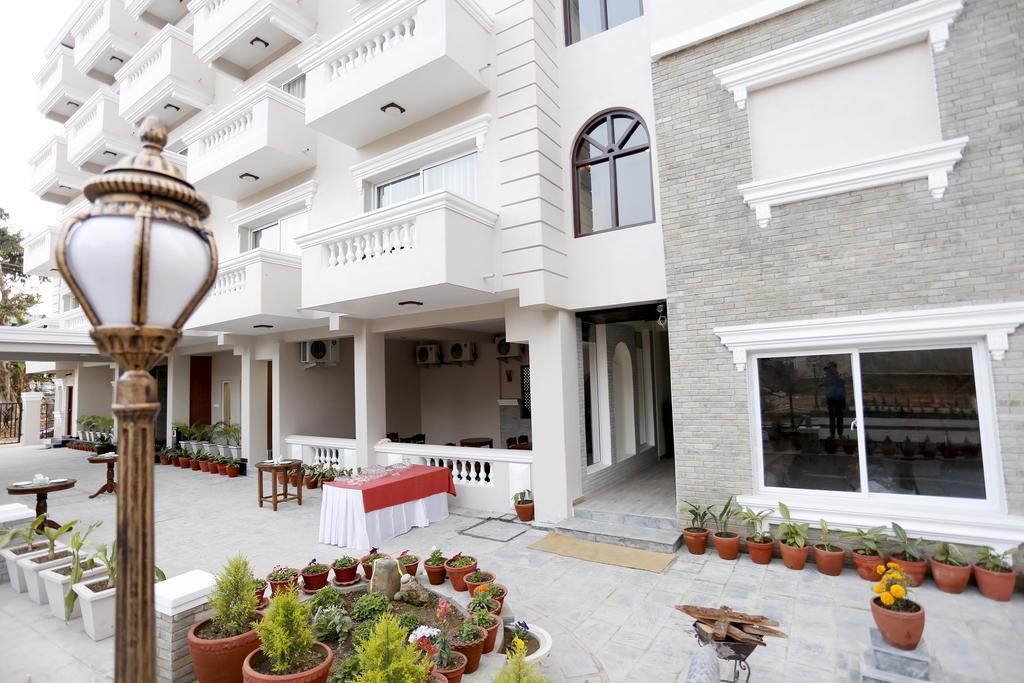 Da Yatra Courtyard Hotel Pokhara Zewnętrze zdjęcie