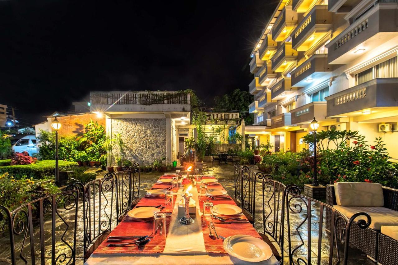 Da Yatra Courtyard Hotel Pokhara Zewnętrze zdjęcie