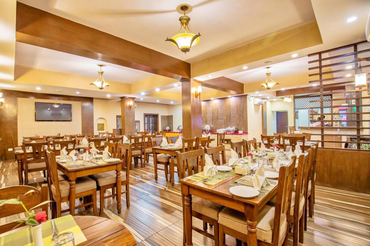 Da Yatra Courtyard Hotel Pokhara Zewnętrze zdjęcie