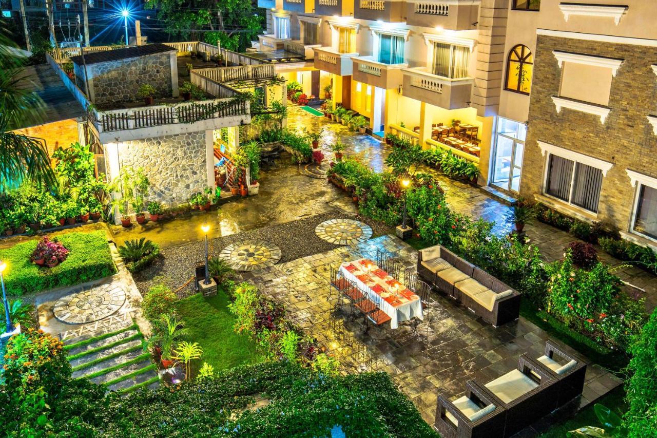 Da Yatra Courtyard Hotel Pokhara Zewnętrze zdjęcie